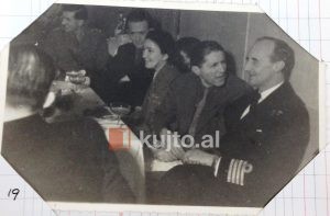 Miqësia e Enver Hoxhës me miliarderin britanik të biskotave, i vetmi që bisedonte me diktatorin për tema të nxehta