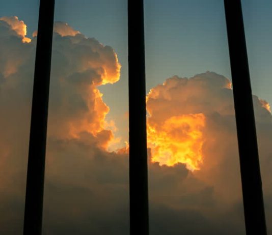 Diktatura ndaloi Novruzin, por nuk mund ta ndalonte ditën e re