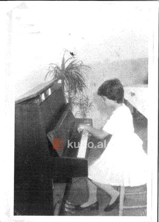 Elida Dakoli: Një histori përndjekjeje, e shoqëruar në piano - kujto.al |  Arkiva Online e Viktimave të Komunizmit në Shqipëri