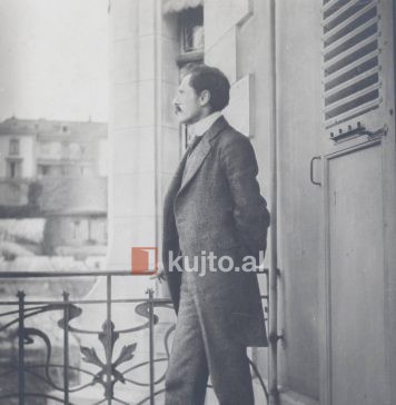 72 vjet pa Mid'hat Frashërin/ "Nga maj'e fronit Katili vështron..."